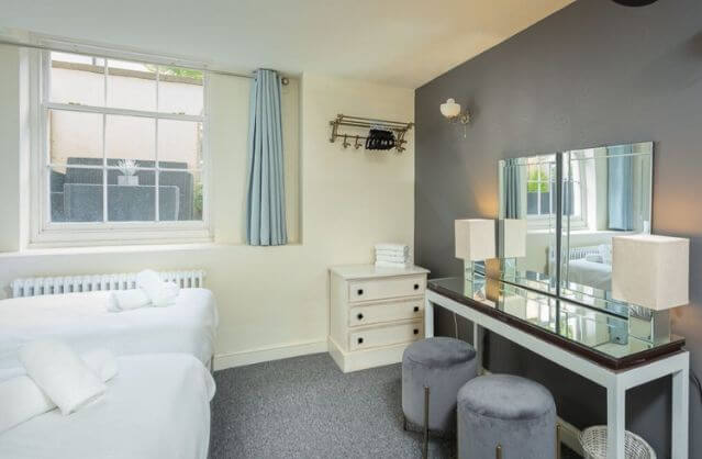 Bath accommodation