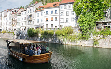 boat cruise hen party