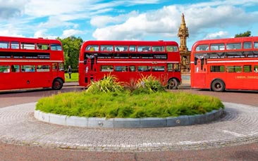 dinner bus tour hen party