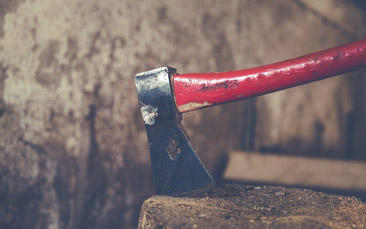 knife and axe throwing hen party