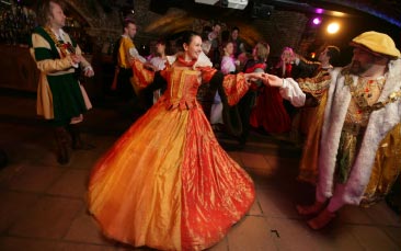 medieval banquet hen party