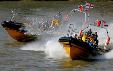 james bond thames experience hen party